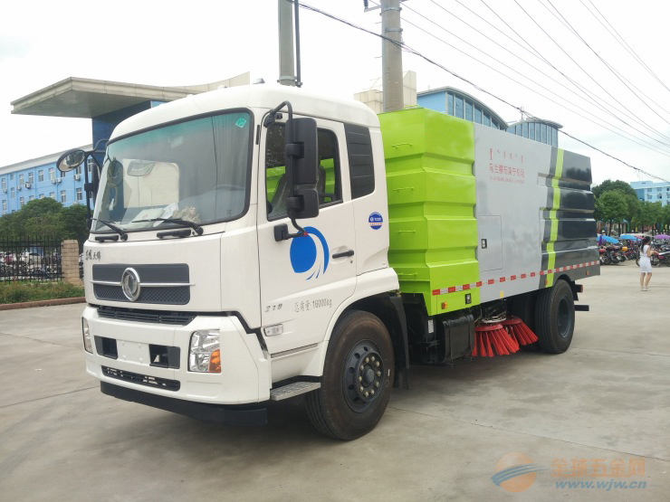 國五東風(fēng)天錦掃路車