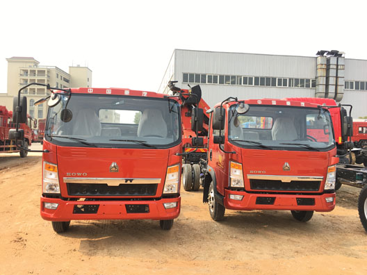 【國五 上藍(lán)牌】重汽豪沃平板車